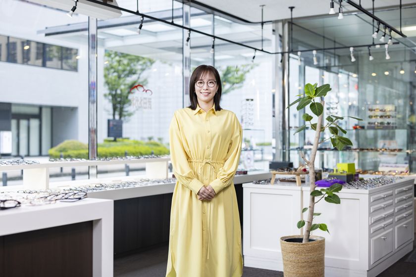 必見!石川佳純さんがレアなメガネ姿でCMを熱演!
武田メガネの新TVCMが9月19日より放映開始