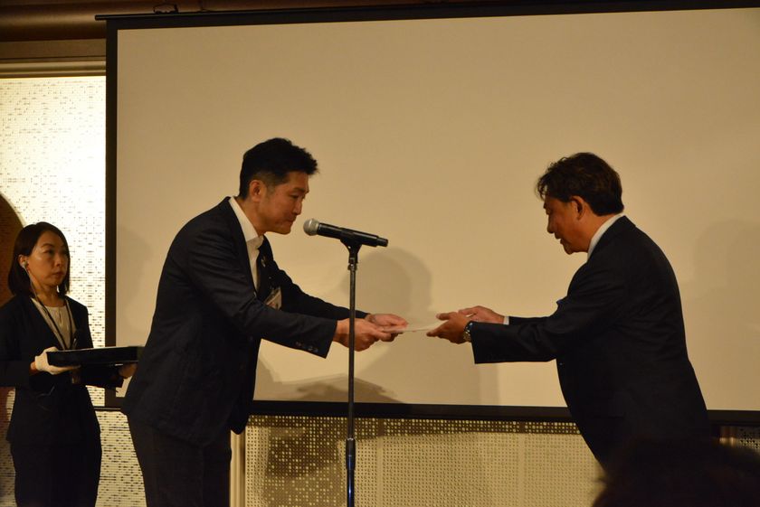 株式会社コジマ「リフォーム協力店会 第2回記念式典」にて
ROY株式会社が「ベストパートナー」に認定 2年連続の評価