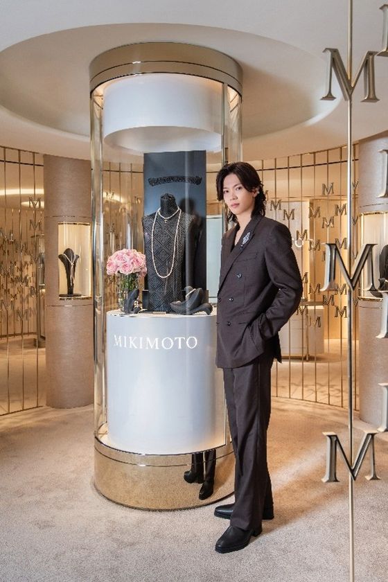 MIKIMOTO ランドマーク香港にて
大型コンセプトストアをオープン!
開店を祝し神宮寺勇太さんが香港初来訪