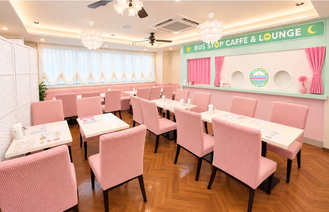 西新宿『BUS STOP CAFFE & LOUNGE』、
朝6時から利用できるラウンジサービスを本格展開