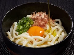 釜玉うどんにひとまわし