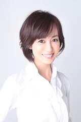 女優・及川奈央