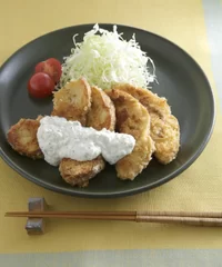 車麩のフライは、麩とは思えない食べごたえに大満足！　ヨーグルトのタルタルソースでさっぱりと　