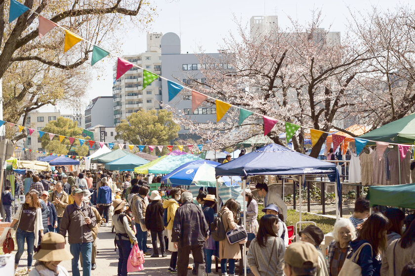 湊川公園手しごと市 会場の様子 1